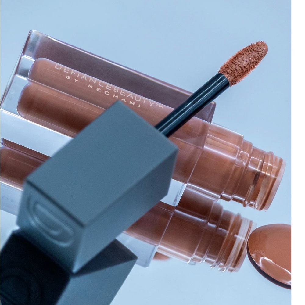 New Iconic Luminous Liquid Lipstick - Picture 1 of 7